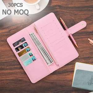 Cartera de Cuero Saffiano Pequeña y Personalizada, Mini Cartera Delgada sin Anillas para Tarjetas, Billetes, Pasaportes y Notas, Ideal para Regalo - Product Image 1