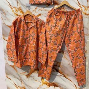 Ensemble de pyjama en coton coloré pour femmes |   Vêtements de nuit imprimés à la main |   Vêtements de détente doux - Product Image 1