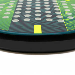 Raquette de padel légère à prix avantageux avec logo personnalisé, fabricant professionnel, raquettes de padel personnalisées en fibre de carbone 12k - Product Image 4