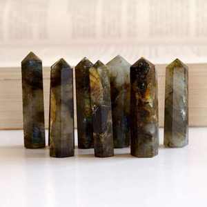 Venta al por mayor de varitas de cristal negro natural de alta calidad, talladas y pulidas, para manualidades de energía curativa, mármol de la India. - Product Image 4