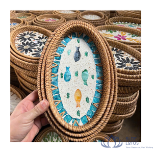 [VENTA EXITOSA] Juego de bandejas decorativas de mosaico de perlas de ratán vietnamita tejidas a mano para servir en la mesa de café y almacenamiento en la cocina - Product Image 1