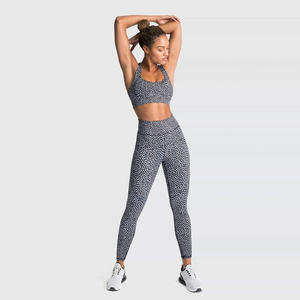 Conjunto de Yoga Colorido: Leggings de Cintura Alta con Efecto Push-Up y Sin Costura Frontal - Product Image 5
