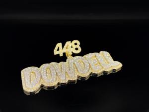 Collier pendentif Hip Hop personnalisé en alliage plaqué or avec diamants glacés, style Billionaire - Product Image 3