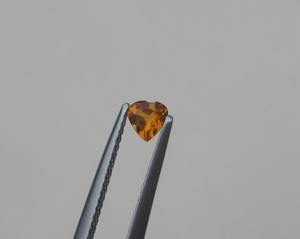 Citrino Natural en Forma de Corazón, Gema Suelta Natural de 4mm, Certificado por Terceros, Efecto Estrella para Joyería - Product Image 2