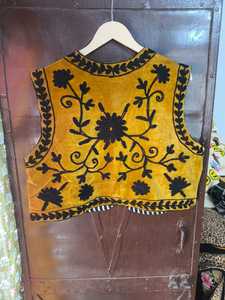 Fashionable Lightweight Suzani Embroidered Velvet Cotton Vest <b>Coat</b> for <b>Women</b> Handmade Boho Floral <b>Sleeveless</b> ODM Outer Wear - Product Image 3