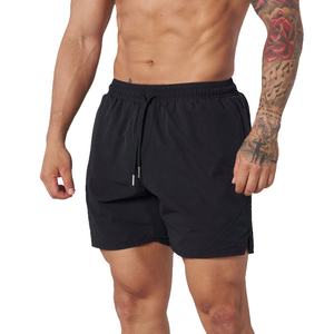 Pantalones cortos de gimnasio para hombre con logotipo personalizado 2025, estilo callejero, patrón sólido, joggers de poliéster ligero, pantalones cortos para correr de verano de 5 pulgadas - Product Image 5