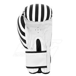 ถุงมือชกมวยหนังแท้ปักโลโก้ตามสั่ง สำหรับเด็ก ถุงมือชกมวยแบบเต็มนิ้ว - Product Image 6