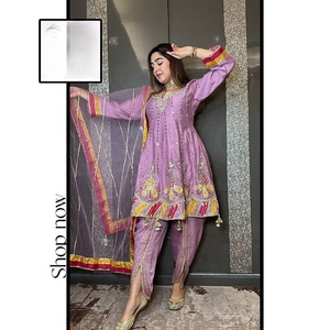 Robe de soirée de luxe Eid dans le style indien pakistanais nouvelle broderie de créateur avec un vrai miroir sur la vente de vêtements Salwar en velours - Product Image 5