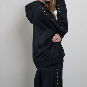 Sweat-shirt à capuche unisexe de qualité supérieure, léger et confortable, avec un design inspiré du streetwear moderne - Product Image 3