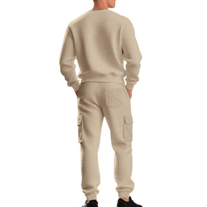 Ensemble de survêtement cargo décontracté pour homme en tricot gaufré de qualité supérieure, col rond, 100 % fibre de bambou - Product Image 2