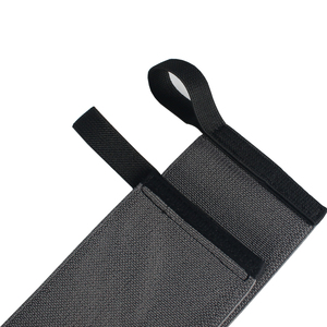 Bandes de poignet de musculation gris foncé respirantes, souples, robustes et résistantes pour la protection des mains lors de l'entraînement et des exercices de musculation - Product Image 4
