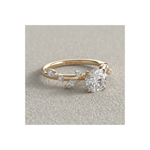 Bague de fiançailles en diamant de laboratoire, diamant central taille ronde avec pierres latérales en feuille de marquise, or 14 carats, fabricant de bagues de mariée - Product Image 1