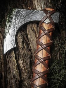 Hacha de Batalla Vikinga Hecha a Mano, Cabeza de Acero Táctica, Mango de Madera Grabado, Herramienta de Supervivencia - Product Image 4