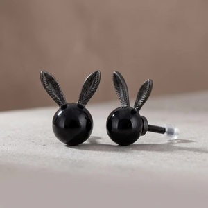 Poignées de meuble en résine et laiton en forme d'oreilles de lapin noires, design moderne, installation facile - Product Image 4