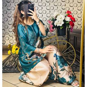 Conjunto de Fiesta de Diseño en Satén con Top, Pantalón y Dupatta, Mangas Tres Cuartos con Estampado Digital - Product Image 6
