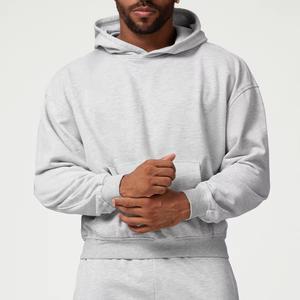 Sudadera con Estampado Gráfico – Ropa Urbana Moderna y Elegante con Diseños Atrevidos - Product Image 3