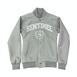 เสื้อแจ็คเก็ตวาร์ซิตี้ Sentinel สำหรับผู้ชาย สีเหลือง สไตล์ Preppy ปักโลโก้ พร้อมแขนหนังหลากสี - Product Image 3