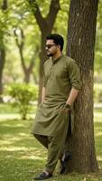 Ensemble Kurta Pyjama en Coton Vert Olive pour Homme – Tenue Traditionnelle Décontractée Coupe Droite Longueur Cheville – Vêtements Indiens et Pakistanais Toutes Saisons