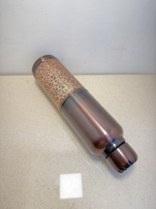 Premium Engraved Floral Copper Water Bottle 1000ml Glossy Dark Finish Flask Luxury Etched Lower Half EcoFriendly Metal Drinkware - Product Image 4