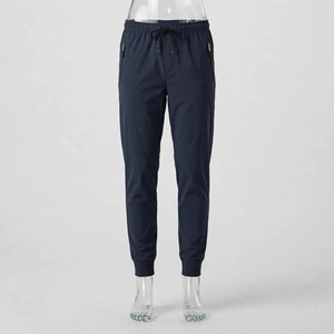 Pantalon décontracté pour homme en polyester léger bleu marine avec cordon de serrage, poches latérales, taille élastique respirante, coupe tricotée pour l'été - Product Image 2