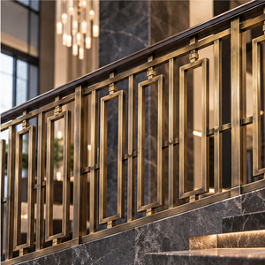 Rampe en bronze architectural avec des cadres rectangulaires imbriqués et des détails de barres décalées, main courante et balustrade métalliques - Product Image 4