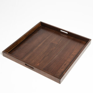 Bandeja decorativa de madera de mango marrón oscuro de alta calidad, bandeja cuadrada grande de madera maciza con asas para uso doméstico. - Product Image 1