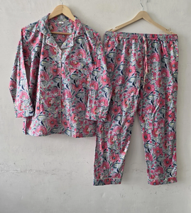 Conjunto de Pijama de Dos Piezas para Mujer, Estampado a Mano, 100% Algodón Premium Transpirable, Elegante Cuello Camisero, Mangas Largas - Product Image 1