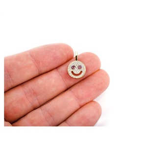 Collier Minimaliste en Or Massif 10K Personnalisé avec Pendentif Sourire et Diamant Moissanite, Bijou Tendance pour Femme, Vente en Gros - Product Image 6