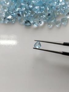Topacio Azul Cielo Natural de 5MM, Corte Trillón, Gemas Sueltas de la Mejor Calidad para Joyería - Product Image 1