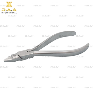 Pince à fil pour jeunes orthodontistes, à bec en trois sections avec trois rainures, conçue pour les fils jusqu'à 0,028″, Instruments orthodontiques - Product Image 2