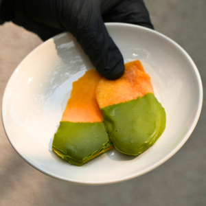 Tranches de mangue trempées dans du chocolat noir, collation de fruits confits sucrés, parfum mangue mûre, Ho Chi Minh City, pot en verre de 0,6 kg, durée de conservation de 12 mois - Product Image 5