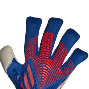 Gants de gardien de but avec une forme de doigts coupés au design négatif pour un ajustement parfait et un toucher précis du ballon lors des arrêts de balle, pour une utilisation sur le terrain. - Product Image 4