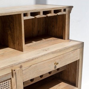 Armoire en bois Vandana Arista Sierra pour des intérieurs et extérieurs modernes et élégants - Product Image 5