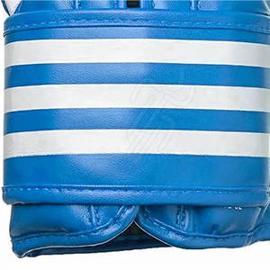 Guantes de Boxeo de Cuero Duraderos de Alta Calidad, Impermeables, con Logotipo Personalizado, en Colores Negro y Dorado - Product Image 5