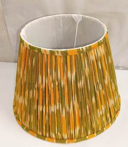 Abat-jour en tissu de lin Ikat moderne fait main, motif vert et jaune, pour lampes de table et de sol, vente en gros sur mesure - Product Image 6