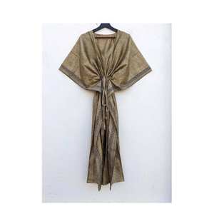 Kaftan en soie à motifs floraux pour femmes, vêtements élégants pour les stations balnéaires, paréos de bain, artisanat ethnique, modèle ETH-261, fabriqué en Inde - Product Image 1