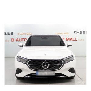 Mercedes-Benz Clase E E200 Avantgarde 2024, 15,487 km, Caja de Cambios Automática, Volante a la Izquierda, Cámara Trasera - Product Image 2