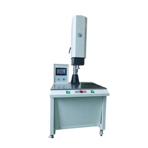 Machine <span class=keywords><strong>de</strong></span> soudage plastique par ultrasons avec générateur ultrasonique numérique pour feutres filtrants liquides en PP, PE, nylon et anneaux plastiques - Product Image 1