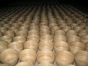 Cuenco de bambú de origen vietnamita hecho de madera de bambú sostenible perfecto para servir sopa de fideos y comida asiática - Product Image 2