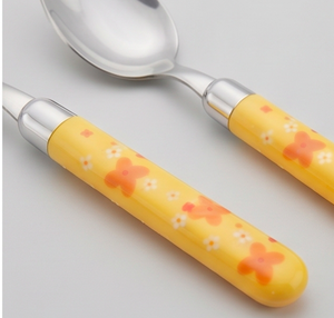 Juego de cubiertos de acero inoxidable con mango amarillo para niños, apto para lavavajillas, con diseño floral, 4 piezas, para uso doméstico. - Product Image 3