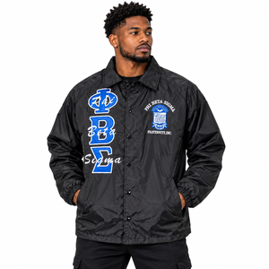 Veste coupe-vent noire pour homme Phi Beta Sigma avec lettres grecques brodées bleu roi et blanc, écusson de la fraternité, boutons pression - Product Image 1