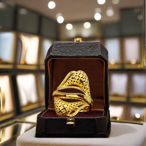 แหวนทองดีไซน์หรูสำหรับผู้หญิง น้ำหนักเบา ลายฉลุ งานทองคำ ขายส่ง แหวนทองแฟชั่นสำหรับผู้ส่งออกและผู้ซื้อทั่วโลก - Product Image 2