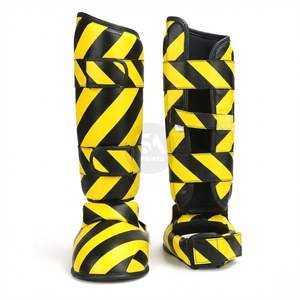 สนับแข้งมวยสีแดงคลาสสิก สำหรับมวยไทย คิกบ็อกซิ่ง MMA ฝึกซ้อม แผ่นรองสามชั้น ซับแรงกระแทก PU - Product Image 6