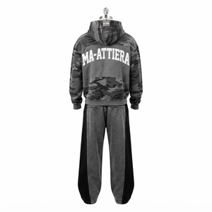 Ensemble de survêtement pour homme gris et noir camouflage avec sweat à capuche zippé, coupe ample, jambe large, style streetwear, design à empiècements, personnalisable OEM ODM - Product Image 4
