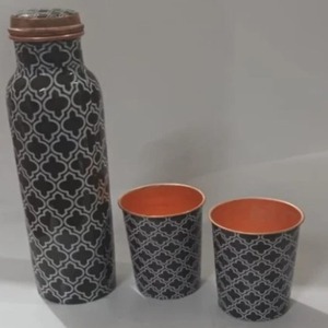 Bouteille d'eau en cuivre à double paroi écologique de designer avec ensemble en verre, portable et personnalisable pour la maison et le bureau - Artisanat indien - Product Image 2