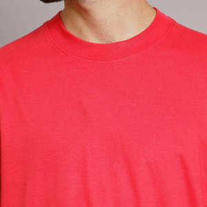 Camiseta extragrande de estilo urbano con tela suave y corte holgado, que ofrece comodidad, atitude y un look moderno y elegante. - Product Image 6