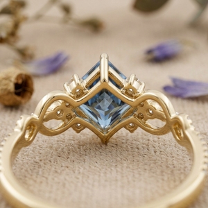 Anillo de compromiso de moissanita azul corte princesa con diseño de infinito en oro, anillo de boda vintage con halo para mujer - Product Image 4