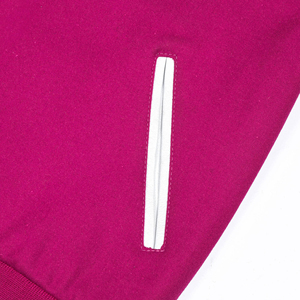 Chaqueta Varsity de Invierno Personalizada con Mangas de Lana Premium, Diseño Cómodo y Cálido para Uso Diario, con Logotipo Frontal y Patrón Geométrico, de Secado Rápido - Product Image 4
