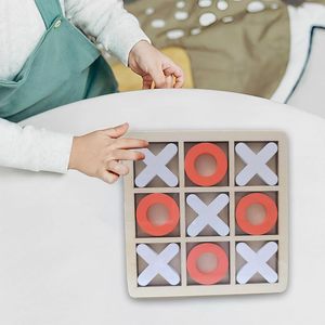 Plateau de jeu Tic Tac Toe en bois avec pièces X et O, design carré minimaliste, jouet fait main - Product Image 2