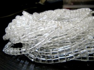 Cuentas facetadas de cristal blanco en forma de cubo de 5 mm, vendidas por hebra de 8 pulgadas de largo - Product Image 5